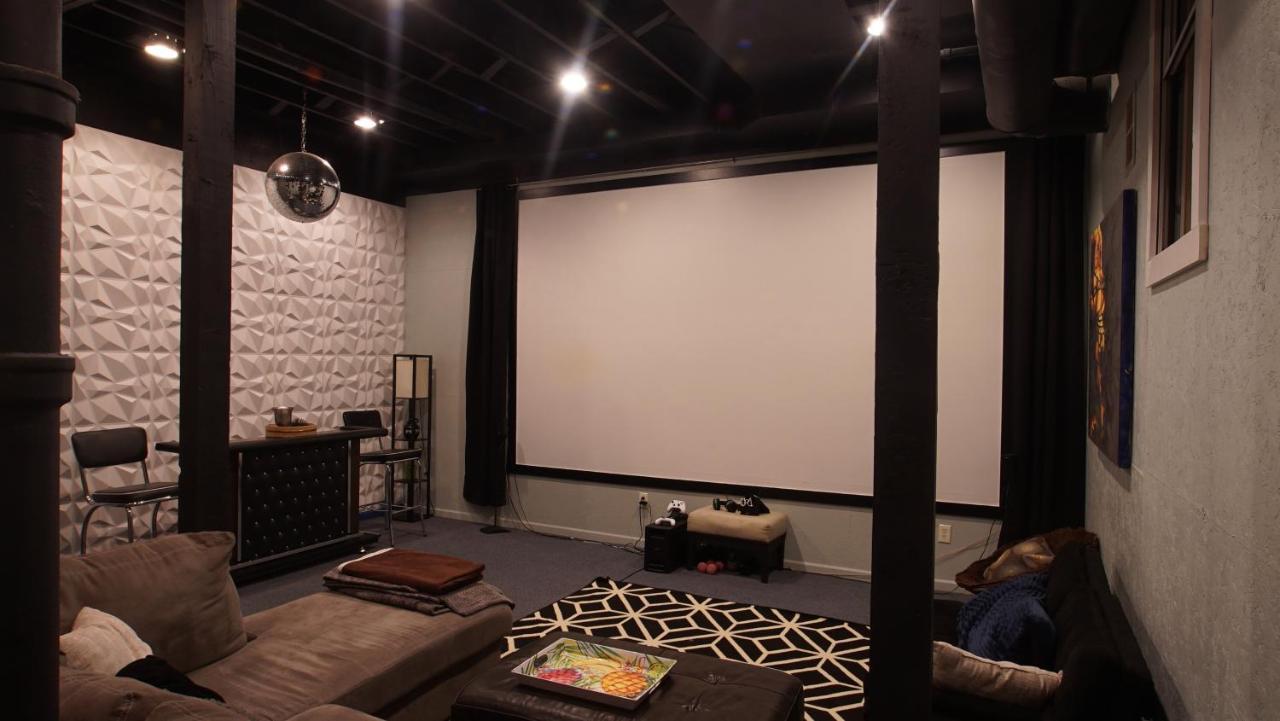 160Inch Home Movie Theater- Great For Movie Night! Omaha Exterior photo